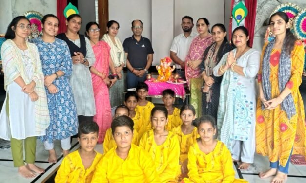 श्री सनातन धर्म वरिष्ठ माध्यमिक विद्यालय में धूमधाम से आयोजित किया गणेश चतुर्थी का कार्यक्रम 