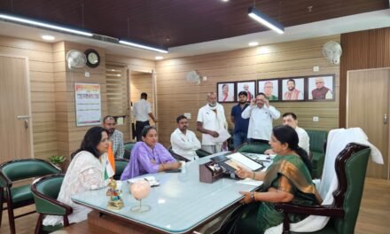 लाल डोरा क्षेत्रवासियों को प्रॉपर्टी सर्टिफिकेट जारी करने के कार्य में लाएं तेजी – महापौर