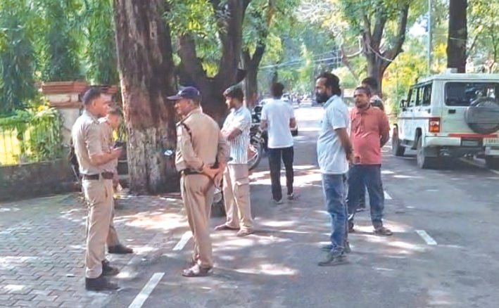 गुरुकुल कांगड़ी विश्वविद्यालय में छात्रों के दो गुटों में हुई फायरिंग, मचा हडकंप