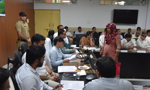 डीसी प्रीति ने कष्ट निवारण समिति की बैठक में सुनीं शिकायतें, दिए त्वरित कार्रवाई के आदेश