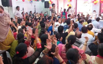 पांच दिवसीय नंद महोत्सव के तीसरे दिन भजन कीर्तन का आयोजन