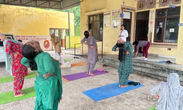 आरोग्य मंदिर बाड़ा अंबाला में रजोनिवृत्ति के बारे में जन-जागरूकता शिविर का आयोजन किया