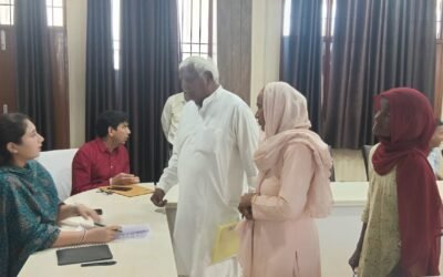 समाधान शिविर में लोगों की समस्याएं सुनकर एसडीएम शिवजीत भारती ने दिए अधिकारियों को समाधान के निर्देश