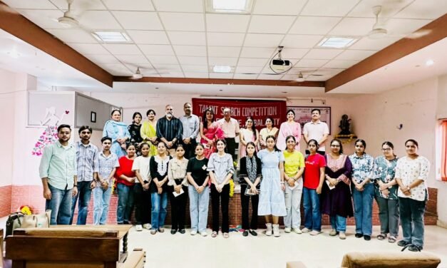 डीएवी कॉलेज में टैलेंट शो के अंतर्गत भाषण प्रतियोगिता और कविता उच्चारण प्रतियोगिता का आयोजन