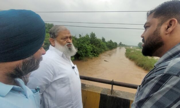 टांगरी नदी में आए अत्याधिक पानी को देखते हुए हमने प्रशासन को अलर्ट कर दिया है ताकि लोगों को सुरक्षित स्थान पर ले जाया जा सके :  मंत्री अनिल विज