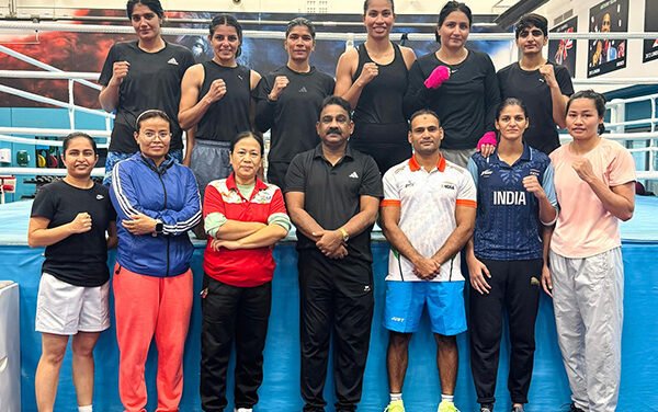विश्व मुक्केबाजी : टीम प्रशिक्षण शिविर के लिए ब्रिटेन रवाना