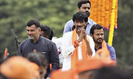 मुंबई में जरांगे के प्रदर्शन को रोकने की कोशिश नाकाम