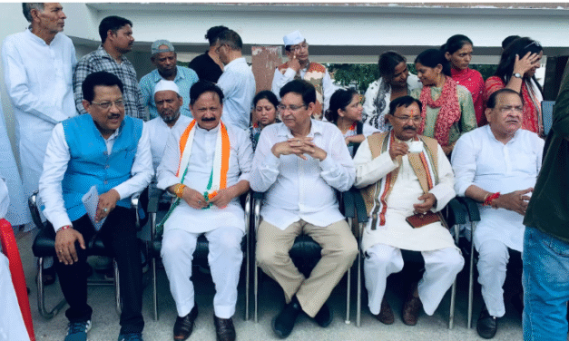 राजभवन कूच कर रहे प्रदेश अध्यक्ष समेत 150 कांग्रेस नेता गिरफ्तार