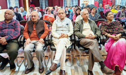 वीरेन और गिर्दा दोनों ने दी जनता और समाज के संघर्षों को लेखनी व स्वर