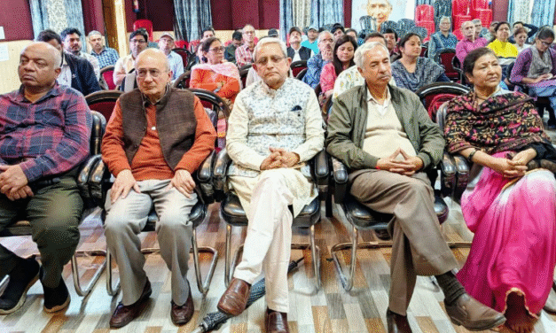 वीरेन और गिर्दा दोनों ने दी जनता और समाज के संघर्षों को लेखनी व स्वर