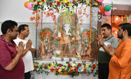 गणेश उत्सव का शुभारंभ, गणेश मंदिर में भगवान के दर्शनाें के लिए लगी भक्ताें की भीड़