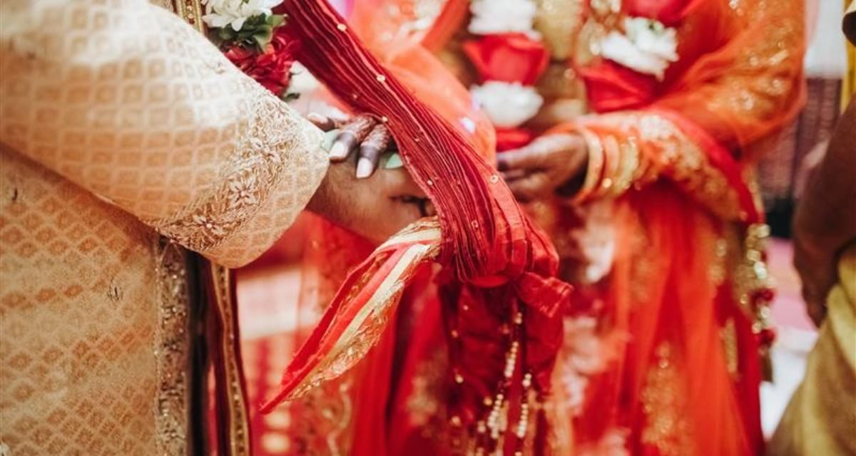 पंजाब के गाँव में लव मैरिज पर बैन: बिना परिवार की मंज़ूरी के शादी नहीं