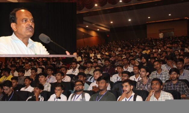आर्य कॉलेज में आर्ट्स व साइंस विभाग के विद्यार्थियों के लिए आयोजित हुआ ओरिएंटेशन कार्यक्रम