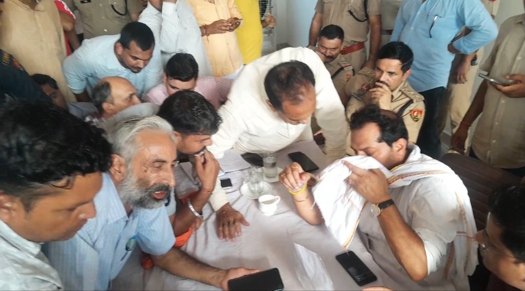 अव्यवस्थाओ से भरा रहा विधायक मनमोहन भड़ाना का जन संवाद कार्यक्रम