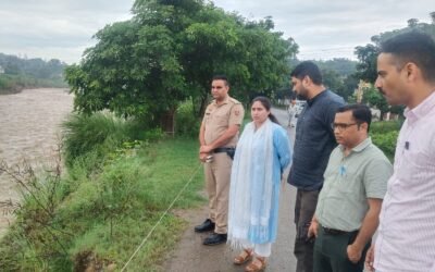 नारायणगढ़ एसडीएम शिवजीत भारती ने नदियों के किनारों का किया निरीक्षण, ग्रामीणों को सतर्क रहने व संबंधित विभाग को सुरक्षा इंतजाम पुख्ता करने के निर्देश दिए