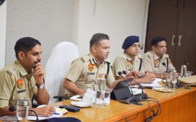 अंबाला रेंज पुलिस महानिरीक्षक पंकज नैन ने अंबाला मंडल की क्राइम रिव्यू बैठक बुलाई, पंकज नैन ने अपराधियों, सूदखोरों, बिना नंबर प्लेट वाहनों पर कड़ा शिकंजा कसने के दिए निर्देश