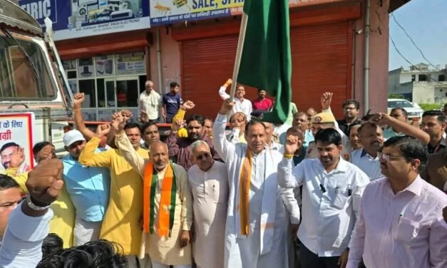 खरखौदा में भाजपा प्रदेश अध्यक्ष बड़ौली ने राहत सामग्री के ट्रकों को पंजाब के लिए रवाना किया