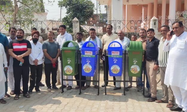 ग्रामीणों को प्लास्टिक कचरे से होने वाली बीमारियों और खतरों के बारे में किया जागरूक