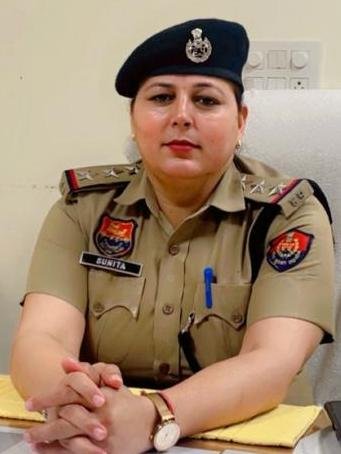 सेक्टर-9 थाना एसएचओं सुनीता ढाका ने संभाला पदभार