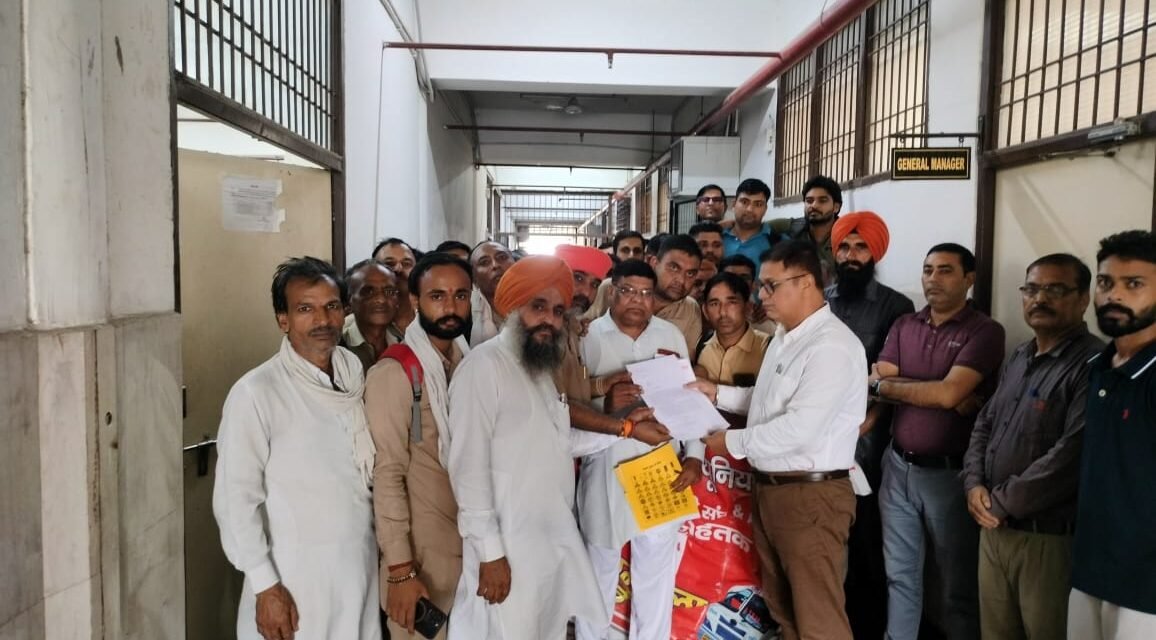 रोडवेज कर्मचारियों ने मनाया मांग दिवस, महानिदेशक व महाप्रबंधक के नाम सौपे गए मांग पत्र,मांग पूरी न करने पर किया जाएगा आन्दोलन