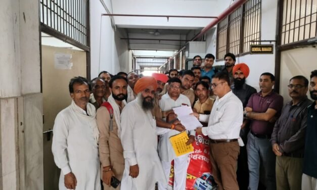 रोडवेज कर्मचारियों ने मनाया मांग दिवस, महानिदेशक व महाप्रबंधक के नाम सौपे गए मांग पत्र,मांग पूरी न करने पर किया जाएगा आन्दोलन