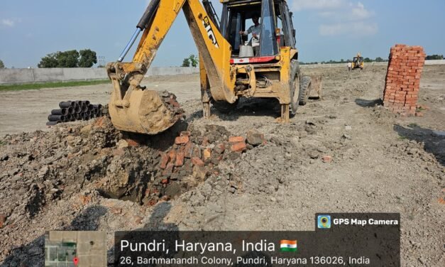 पूंडरी में पनप रही अवैध कालोनी में डीटीपी ने की तोड़फोड़