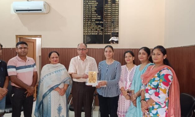 डीएवी कॉलेज की एमकॉम छात्रा राजनदीप कौर ने यूनिवर्सिटी में हासिल किया दूसरा स्थान