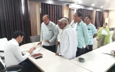 समाधान शिविर में नायब तहसीलदार संजरव अत्री ने सुनी लोगों की समस्याएं, सम्बंधित विभागों को दिए निर्देश