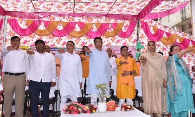 पीएम मोदी का व्यक्तित्व जेन-जेड के लिए  प्रेरणादायक- धनखड़