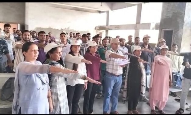 विश्व फर्स्ट ऐड दिवस पर रेड क्रॉस में,युवाओं को दिलाई शपथ