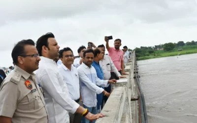 हरियाणा के खेल मंत्री ने पलवल में यमुना का जलस्तर बढ़ने पर किया गांवों का दौरा