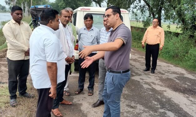 बारिश व घग्गर नदी के जलस्तर के दृष्टिगत फील्ड में उतरे जिला के सभी उच्च अधिकारी