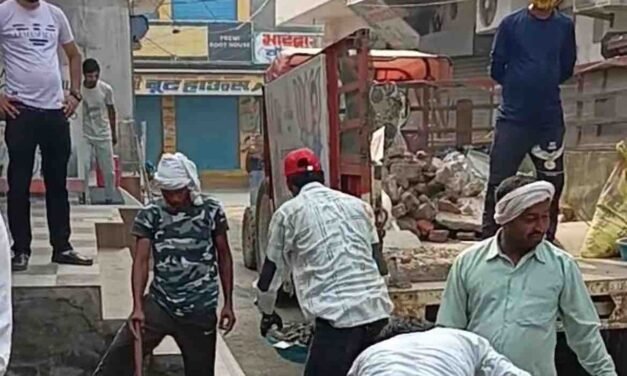 पूंडरी में निकासी व्यवस्था को सुचारू करवाने के लिए विधायक जांबा उतरे मैदान में