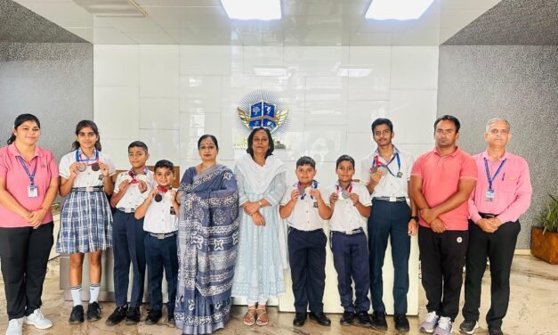 सीबीएसई नॉर्थ जोन तैराकी प्रतियोगिता में प्रयाग इंटरनेशनल स्कूल के विद्यार्थियों ने जीते 16 पदक