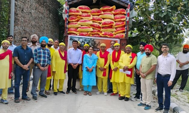 विश्वास फाउंडेशन ने पंजाब में बाढ़ प्रभावित लोगों के लिए राहत सामग्री के 3 ट्रक किए रवाना