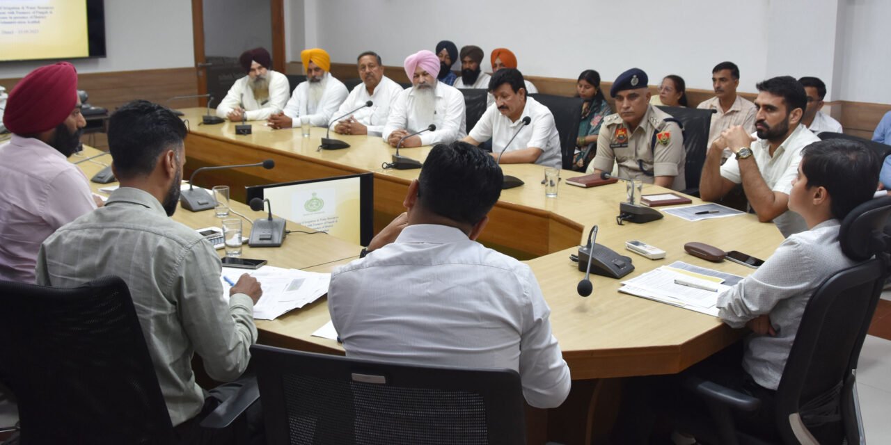 घग्गर क्षेत्र के हरियाणा व पंजाब के गांवों के किसानों के साथ जिला प्रशासन की हुई बैठक