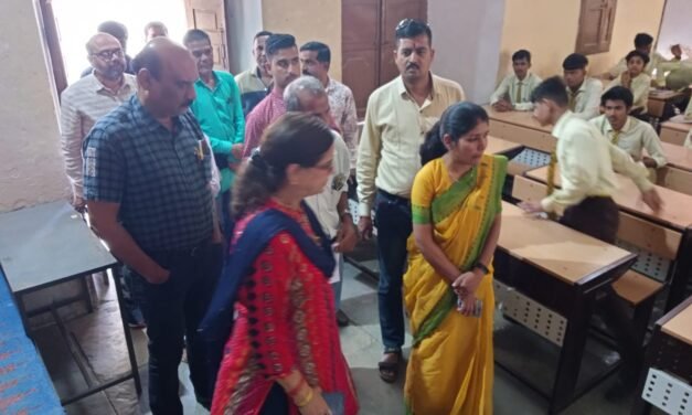 राज्य बाल अधिकार संरक्षण आयोग के सदस्यों ने जिला में संचालित प्ले स्कूलों का किया निरीक्षण