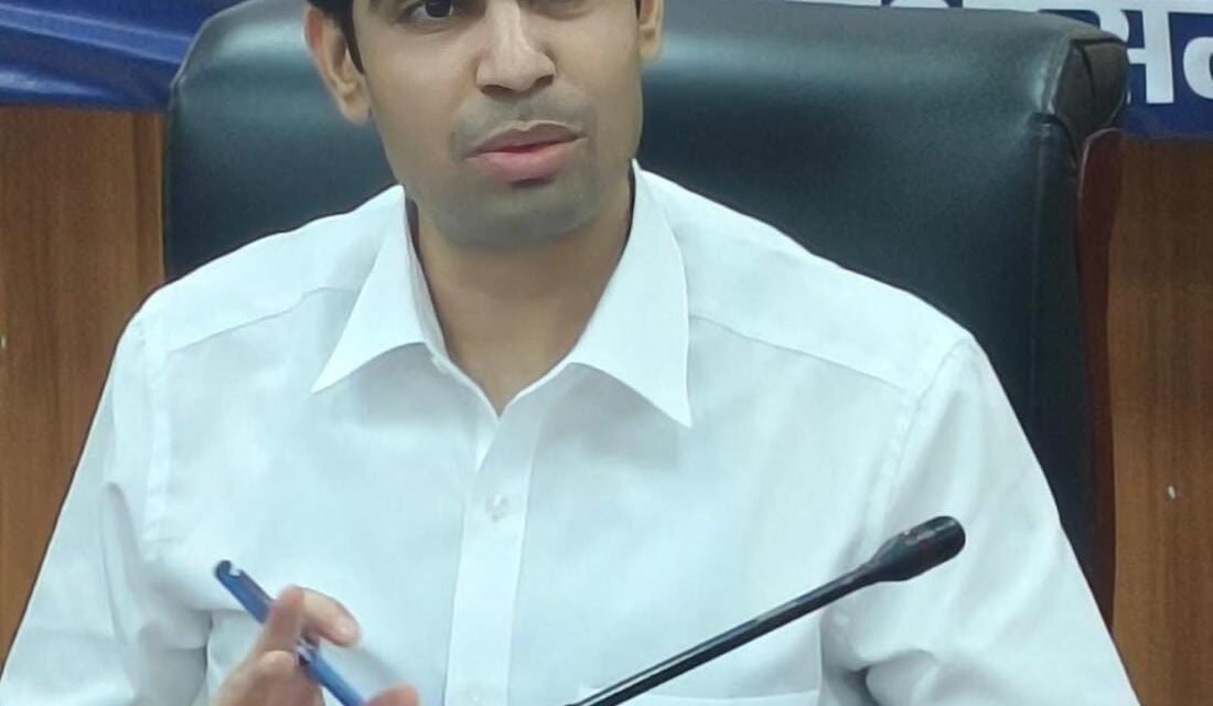 सड़कों के सुधारीकरण व नवीनीकरण पर है प्रशासन का फोकस- डीसी