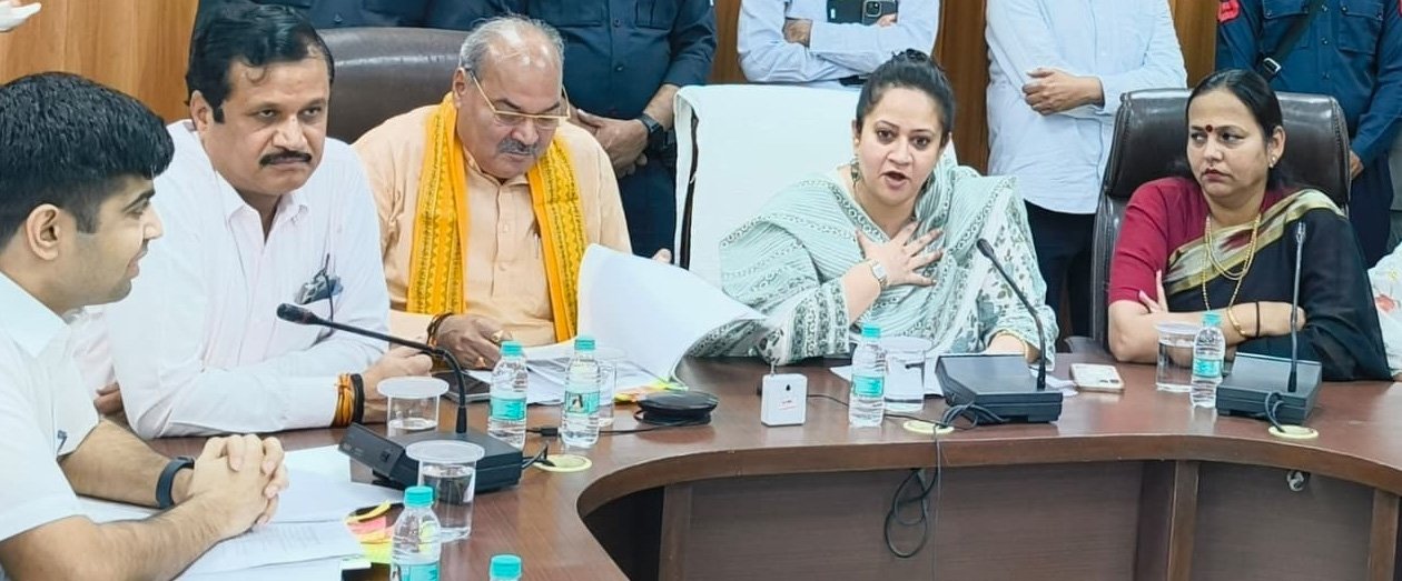 विभागीय कार्यों को तत्परता से पूरा करें, रेवाड़ी में विकास दिखना चाहिए- आरती राव