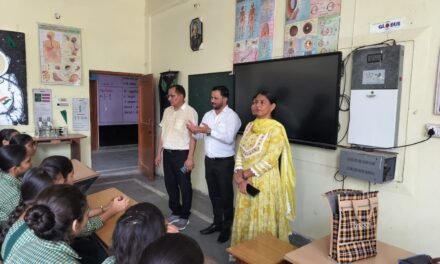 किशोर न्याय जागरूकता अभियान के तहत छात्रों को दी गई कानूनी जानकारी