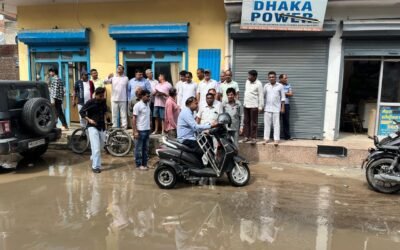 वार्डवासियों के धरने के बाद जागे अधिकारी, पानी निकासी करवाई शुरू चेतावनी, रविवार तक सीवरेज नहीं खुले तो फिर से बनाई जाएगी ठोस रणनीति