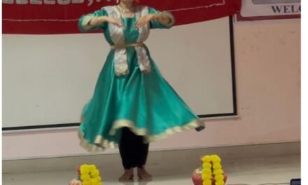 सिटी डीएवी कॉलेज में प्रतिभा खोज प्रतियोगिता में गायन में भूमिका और डांस में अनुराधा रही प्रथम