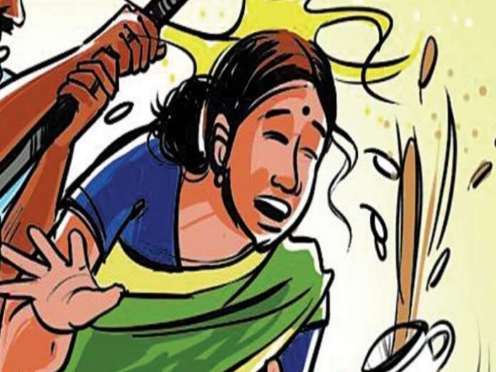 बुजुर्ग महिला से मारपीट, मामला दर्ज