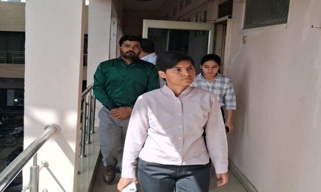 डीसी प्रीति ने किया सरल केंद्र का औचक निरीक्षण