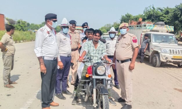 फतेहाबाद ट्रैफिक पुलिस की बड़ी कार्रवाई — 25 अवैध बुलेट साइलेंसर व 10 हाई डेसिबल हॉर्न जब्त कर मौके पर किए नष्ट*