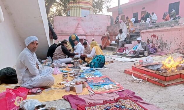 मार्गशीष अमावस्या पर पिंडारा तीर्थ में श्रद्धालुओं ने किया पिंडदान