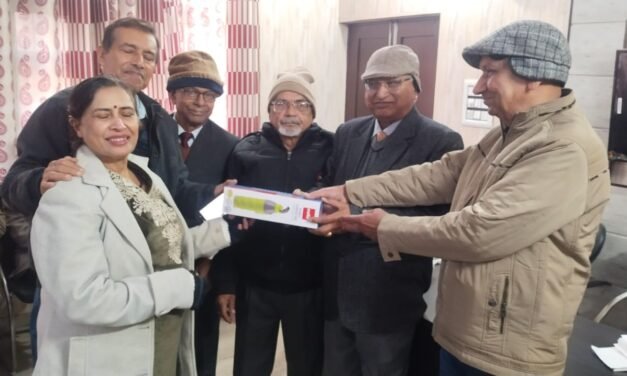 जिला रेडक्रॉस सीनियर सिटीजंस डे केयर सेंटर में एल्डर्ज़ फोरम की बैठक आयोजित