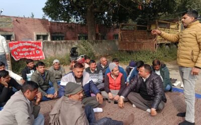 ऑनलाइन ट्रांसफर पॉलिसी के विरोध में बिजली कर्मियों की सांकेतिक भूख हड़ताल, ज्ञापन सौंपा