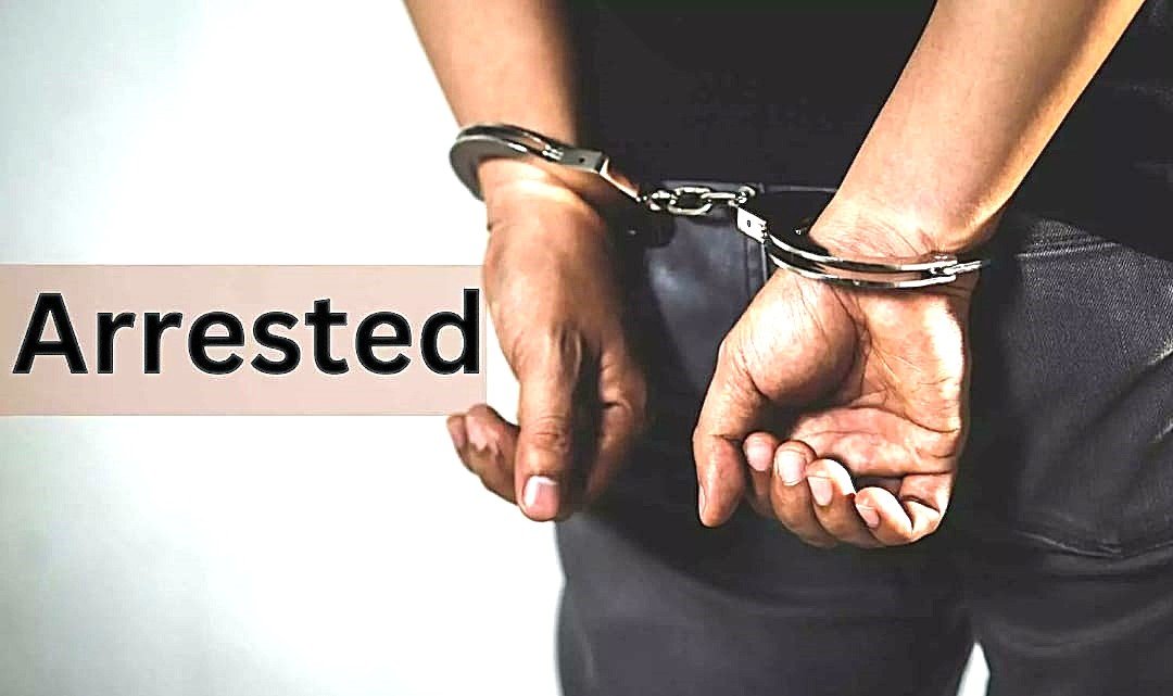 स्नैचिंग मामले में तीन आरोपी गिरफ्तार, छीना गया मोबाइल फोन बरामद