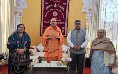 मेयर शैलजा संदीप सचदेवा ने जूना पीठाधीश्वर स्वामी अवधेशानंद महाराज से लिया आशीर्वाद